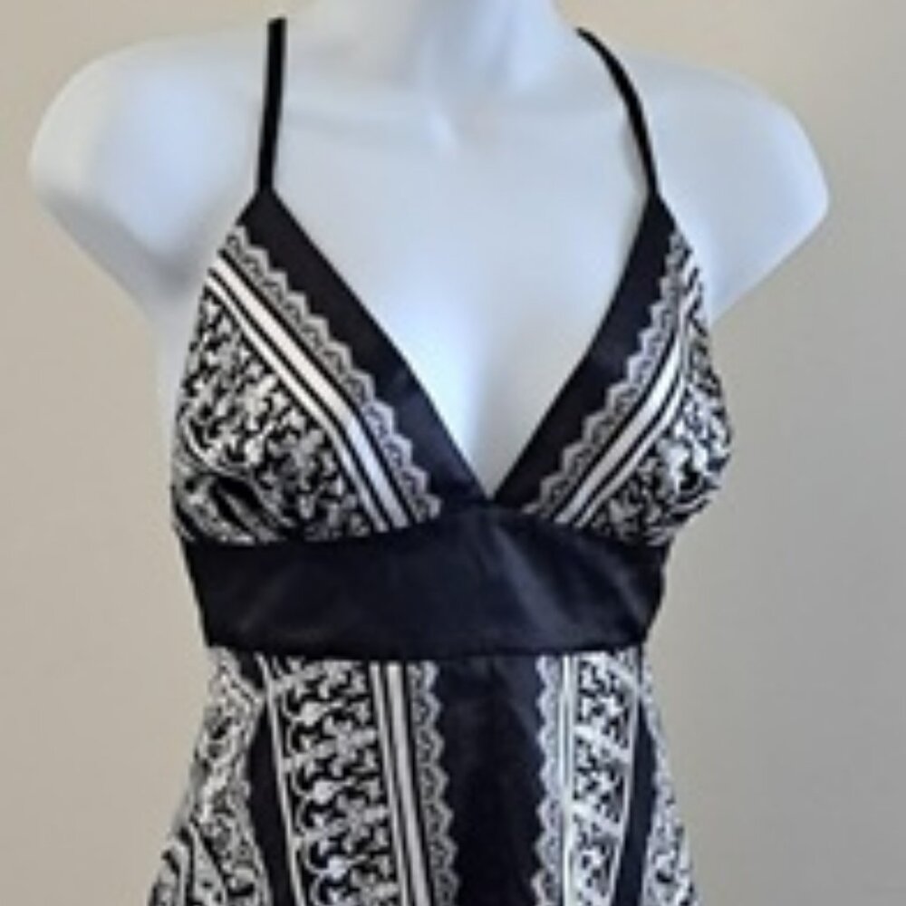 Silk asymetrical cross strap top black and white Small LIMITE